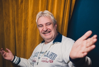 <i class='far fa-thumbs-up'></i> <span class='likes-count-1941'>0</span>