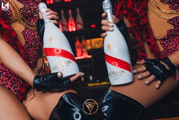<i class='far fa-thumbs-up'></i> <span class='likes-count-3679'>0</span>